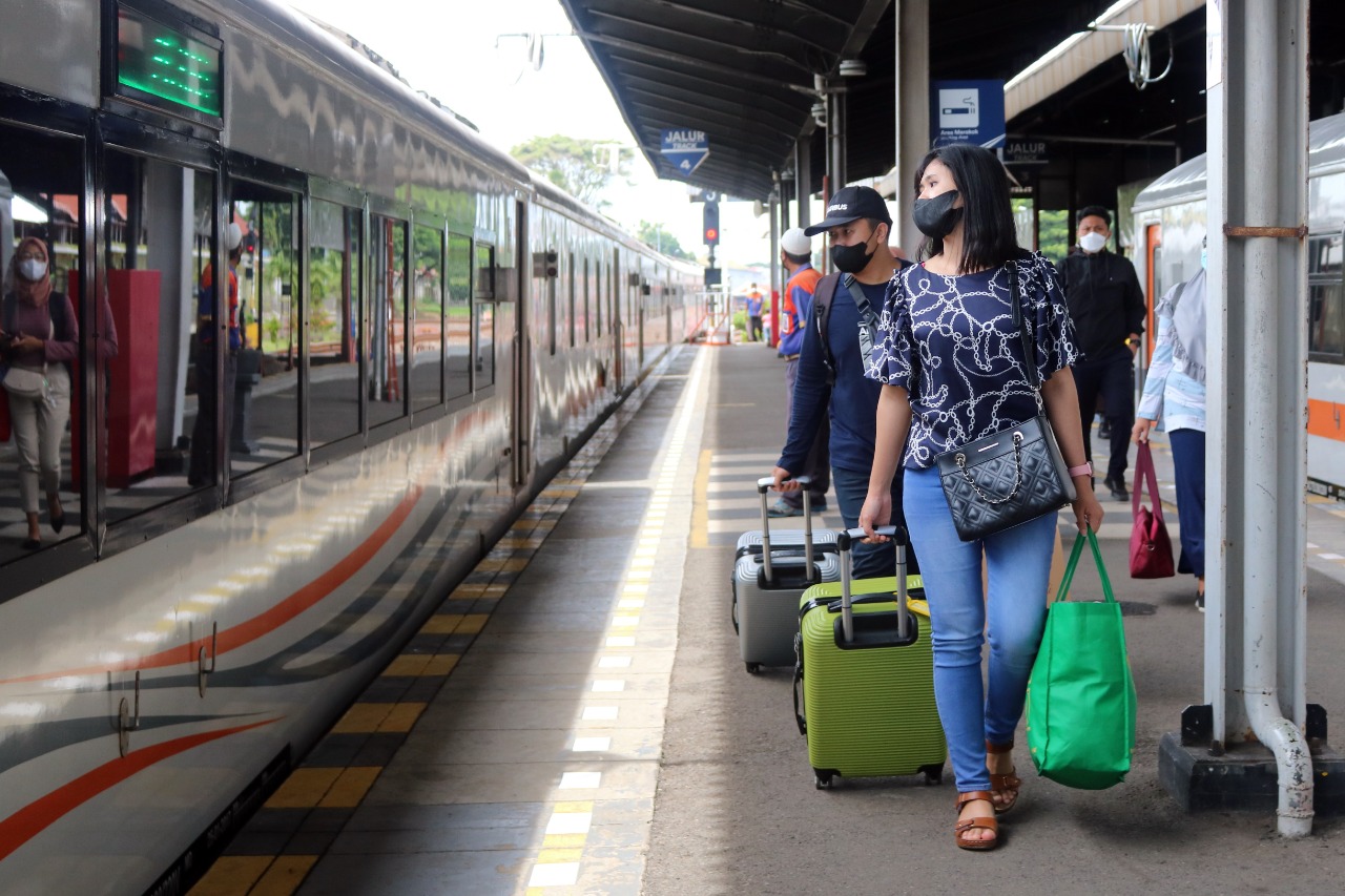 Hari Libur Nasional, PT KAI Daop 3 Cirebon Layani Perjalanan Kereta Api Sebanyak Ini…