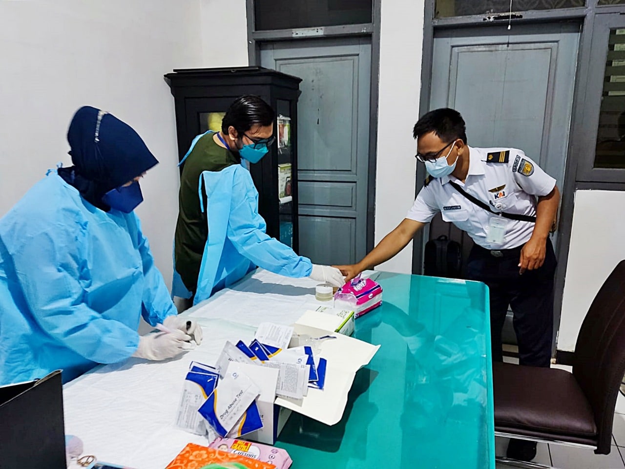 PT KAI Daop 3 Cirebon Lakukan Tes Urine Kepada 100 Orang di Lingkungan Kerja, Alhamdulillah Hasilnya Negatif