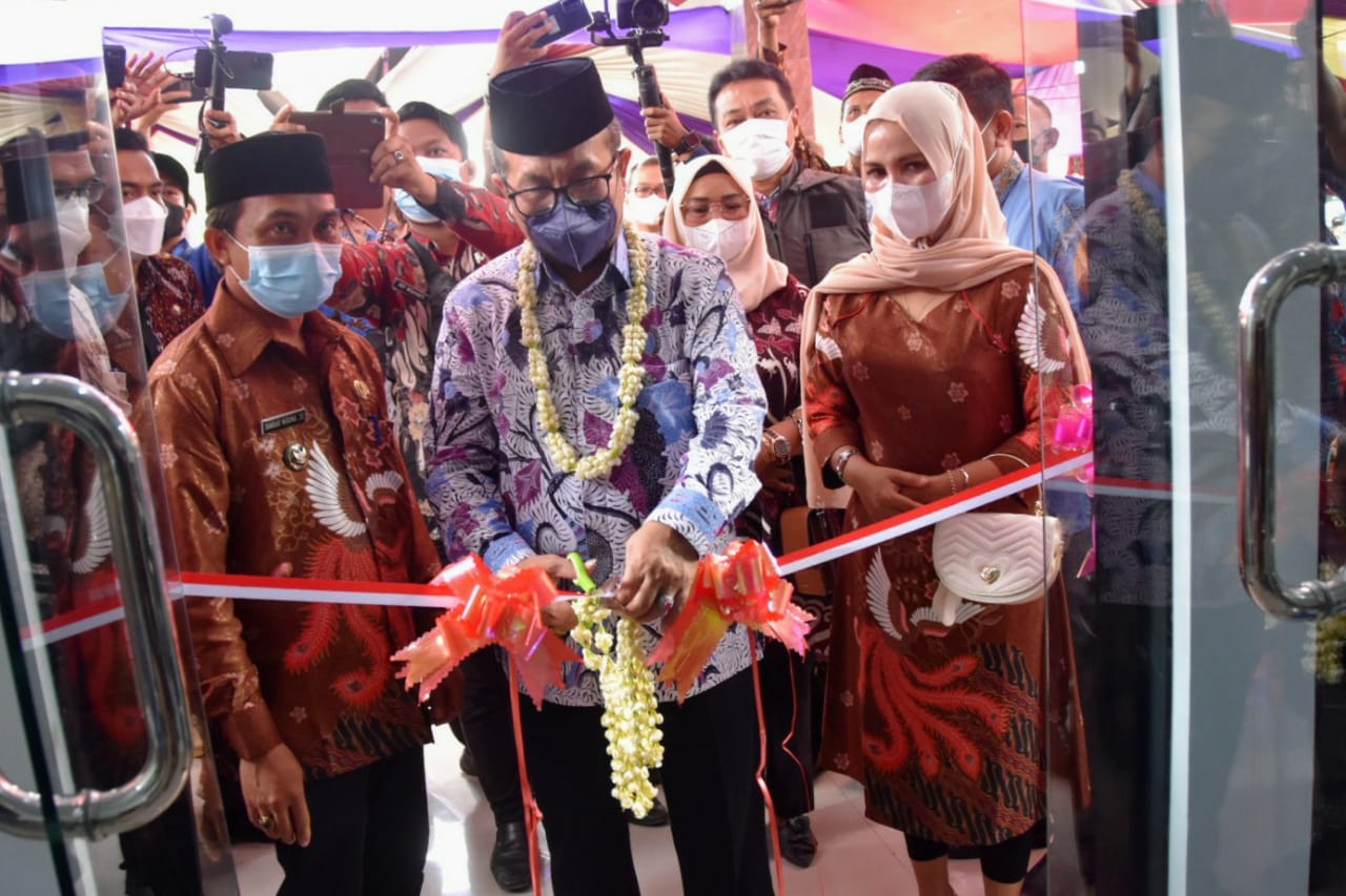 Peringati Hari Jadi, Bupati Imron Santuni 200 Anak Yatim di Ciwaringin