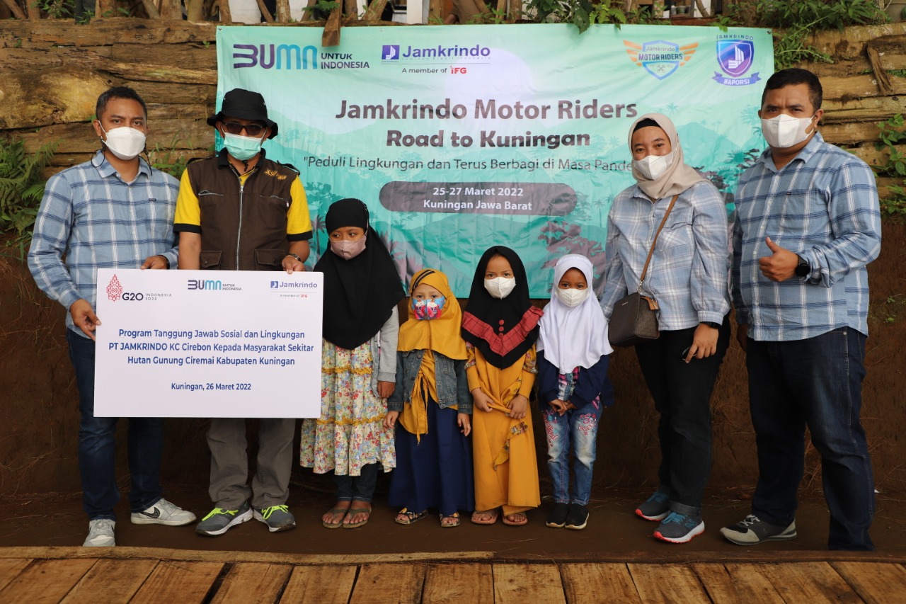 PT Jamkrindo Cabang Cirebon Salurkan Santunan kepada Yatim Piatu di Kuningan
