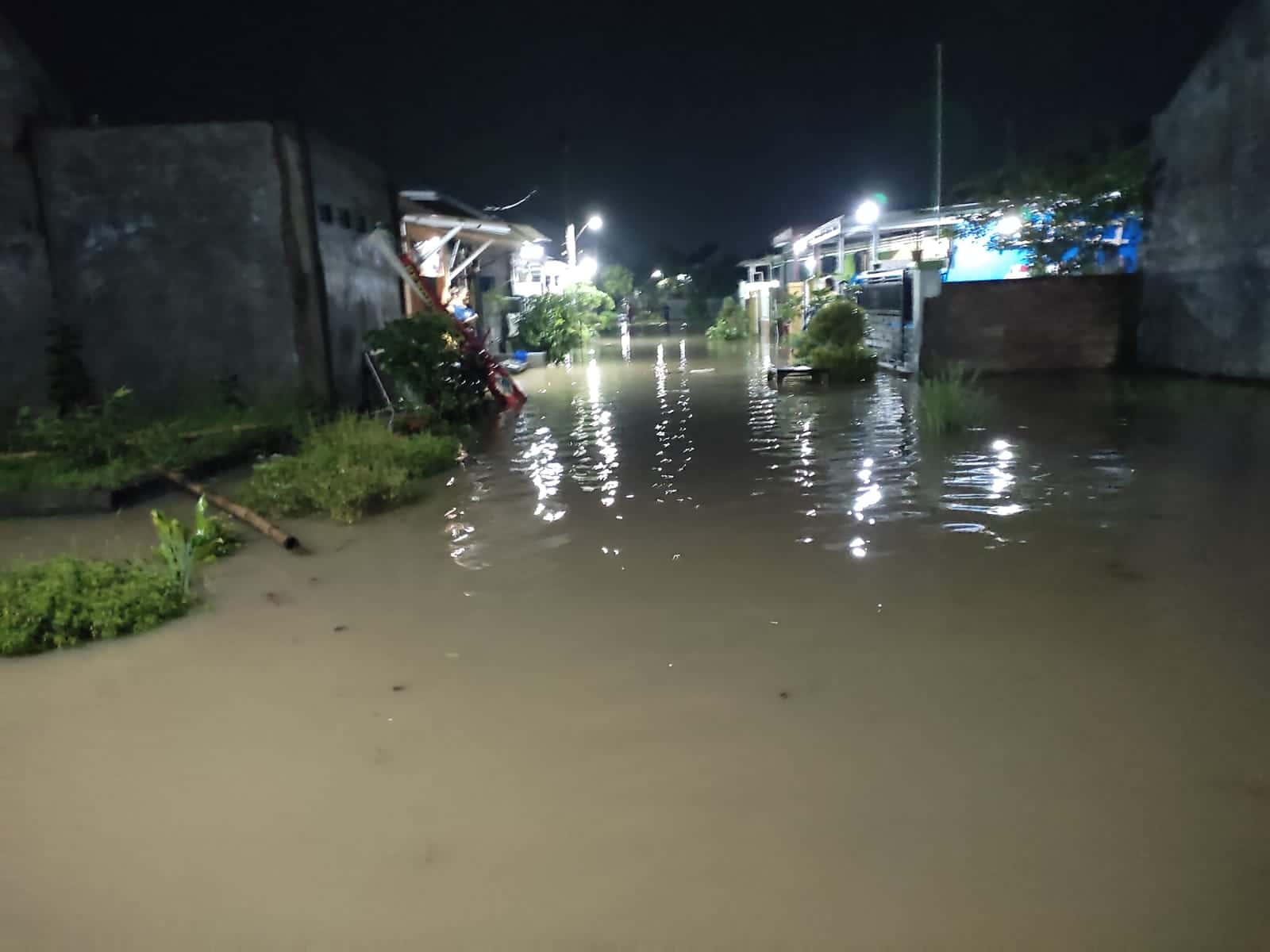 Komplek Pemukiman di Banjarwangunan Mengalami Banjir Usai Diguyur Hujan Deras