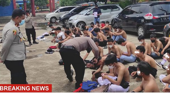 Tawuran Pelajar di Cirebon, Lempar-lemparan Batu, 32 Diamankan ke Polsek