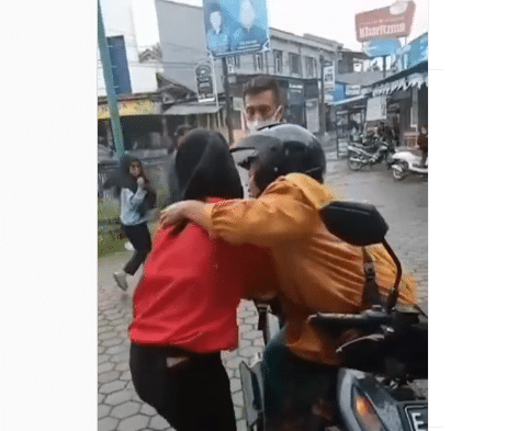 Ibu Pengutil Alfamart Dukupuntang Cirebon Ketahuan, Pegawai: Gaji Saya Dipotong Buat Bayar Kayak Gini