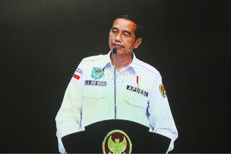 Jokowi Perintahkan Mendagri Bayar Gaji Kades Setiap Bulan