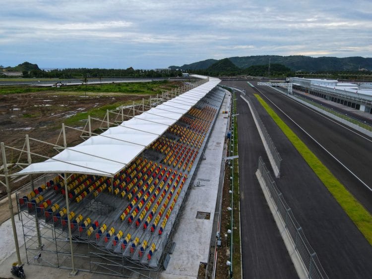 Kemenhub: Siapkan Ratusan Bus untuk Antar Penonton ke Lokasi MotoGP Mandalika