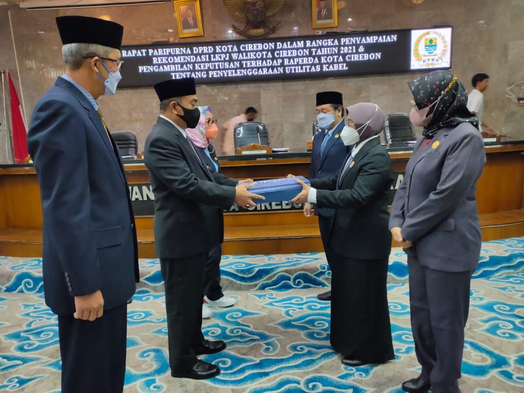 DPRD Sampaikan Rekomendasi Atas LKPj 2021