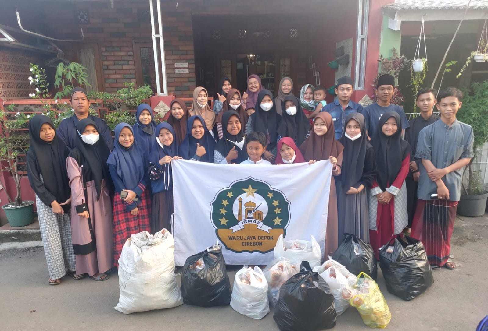 Gandeng Irmas Baitusolihin, MIS Foundation Bagi Takjil dan Bukber 