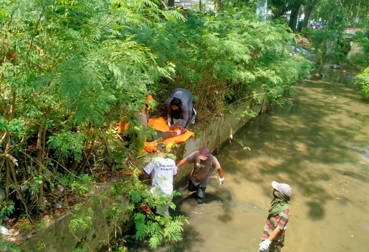 Penemuan Mayat di Jl Cipto Kota Cirebon, Penarik Becak Mengambang di Saluran Air