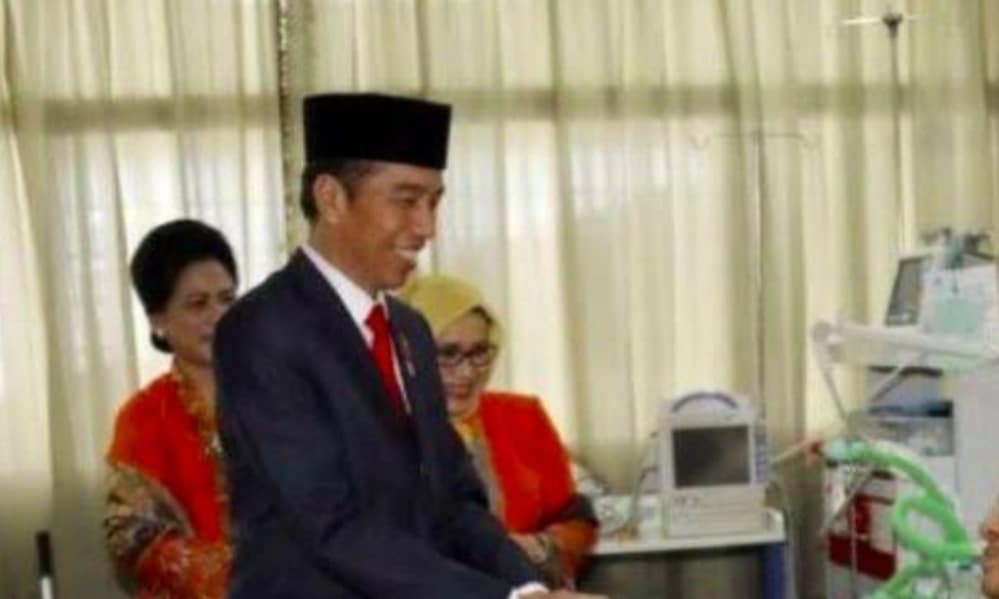 Jokowi Jenguk Ade Armando Diviralkan, Sudah Dipastikan Foto Hoax, Roy Suryo: Ambyar