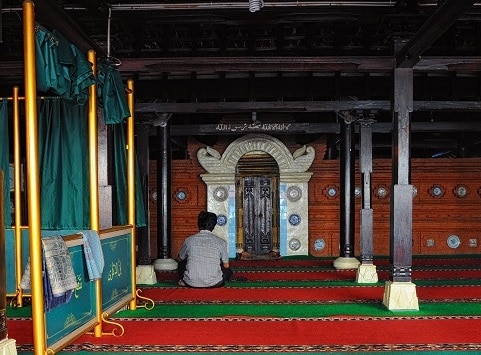 Kopi Arab Masjid Merah Cirebon, Hidangan Khas Setelah Tarawih