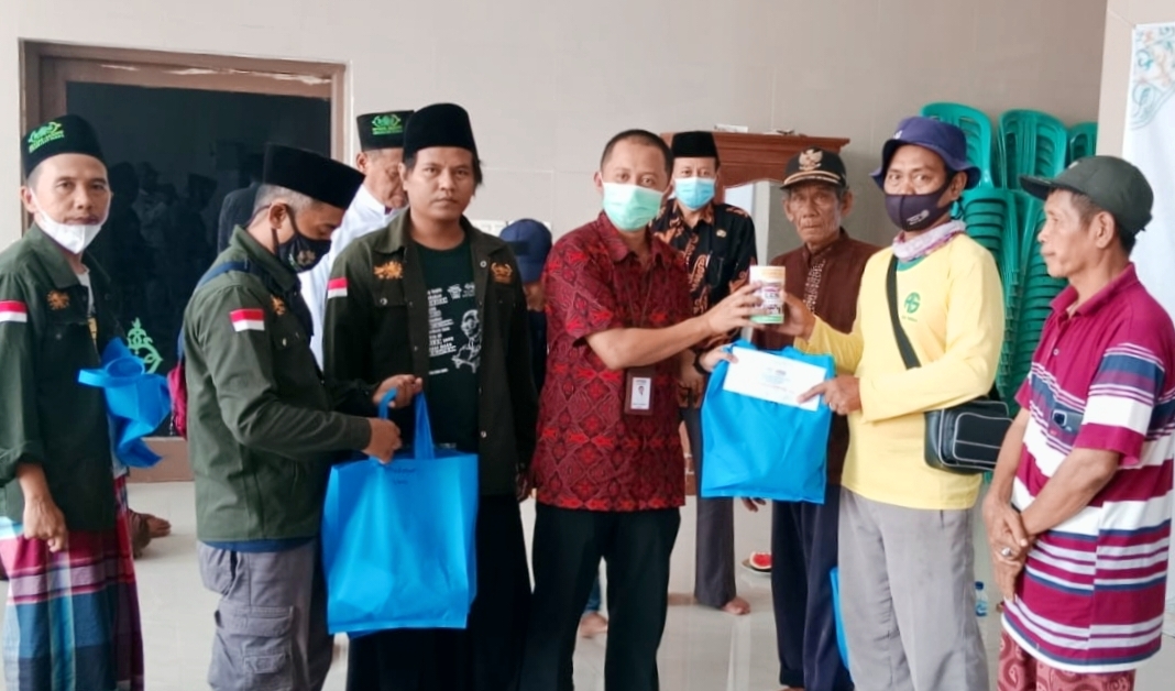 Gandeng Lazisnu, PLTU Indramayu Support Pedagang Kaki Lima