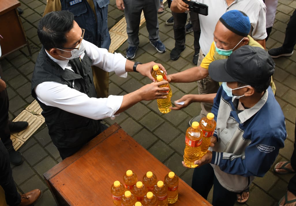Ridwan Kamil Cek Kondisi Harga Minyak Goreng di Kota Bandung