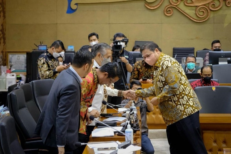 Kejar Perbaikan UU Ciptaker, Airlangga Kebut UU PPP