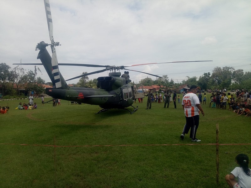 BREAKING NEWS! Helikopter Mendarat Darurat di Indramayu