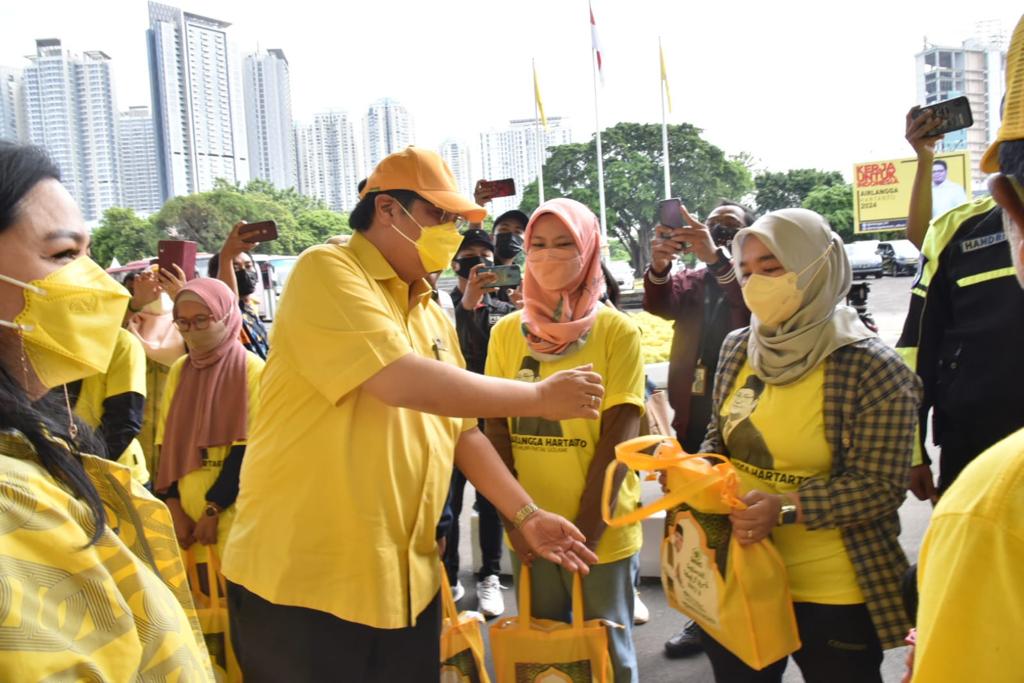 Airlangga Lepas 20 Bus Program Mudik Gratis Partai Golkar