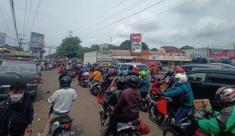 Situasi Lalu Lintas Cirebon Hari Ini, Krodit di Kanggraksan