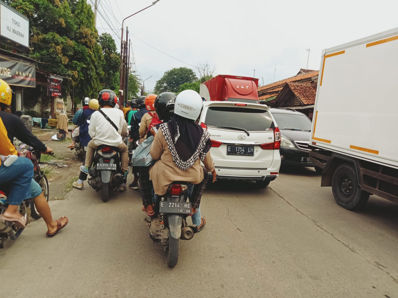 Pantura Padat, Sejumlah Jalan di Kota Cirebon Macet