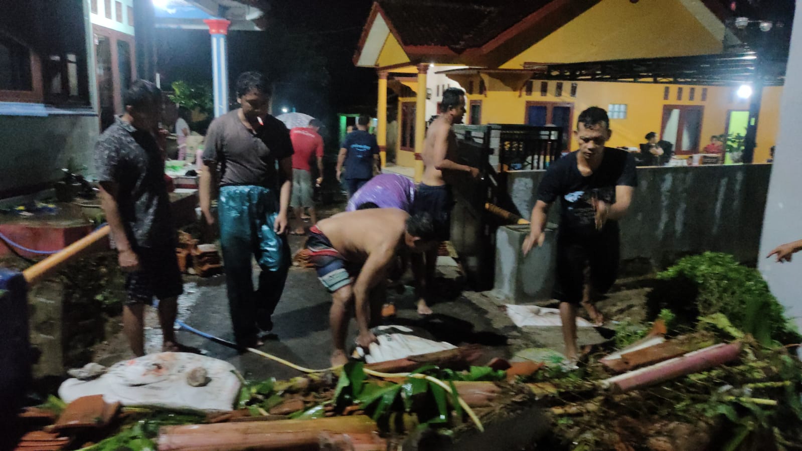 BREAKING NEWS: Banjir di Desa Cipanas, Kabupaten Cirebon