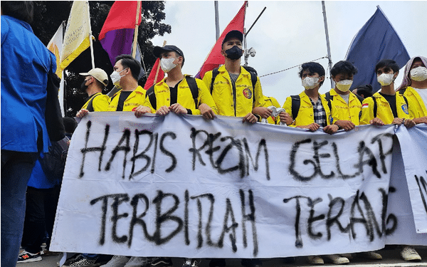 Demo 21 April, Mahasiswa: Jokowi Offside, Habis Rezim Gelap Terbitlah Terang