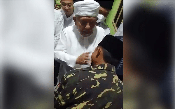 KH Syukron Makmun Viral Tampar Banser, Pernah Baiat Habib Rizieq?