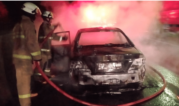 Mobil Sedan Mitsubishi Terbakar di Jalan Tol Diduga Karena Hal Ini, Begini Kondisi Pengemudinya