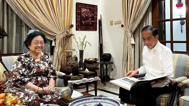 Jokowi Bersilaturahmi ke Rumah Megawati, Apa Saja yang Mereka Obrolkan?