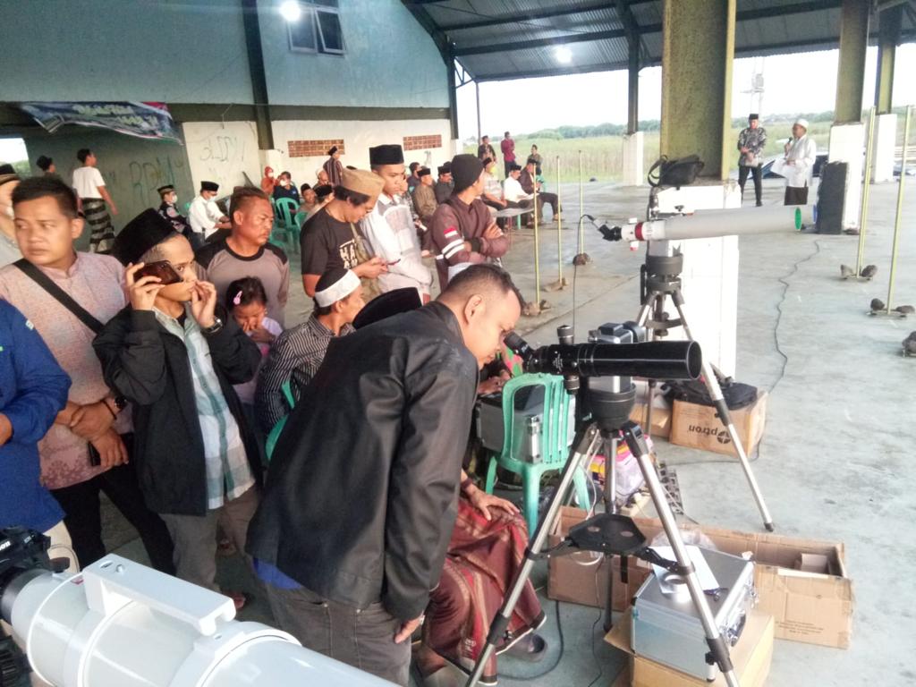 Di Pantai Baro Gebang Hilal Tidak Terlihat, Jokowi Ucapkan Selamat Idul Fitri