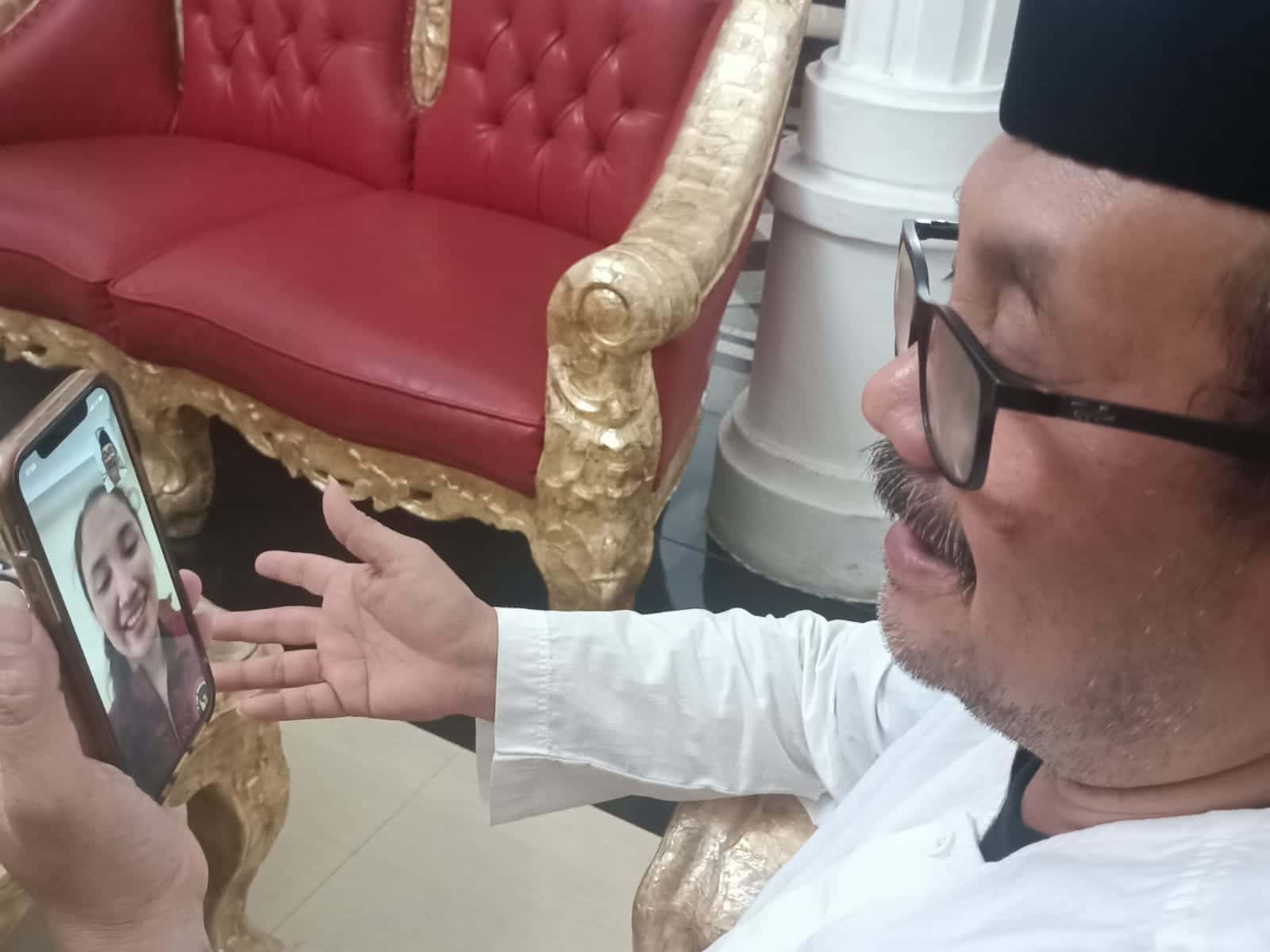 Bupati Cirebon Video Call Dewi Laila, Atlet Menembak Asal Cirebon yang Raih Emas di Sea Games