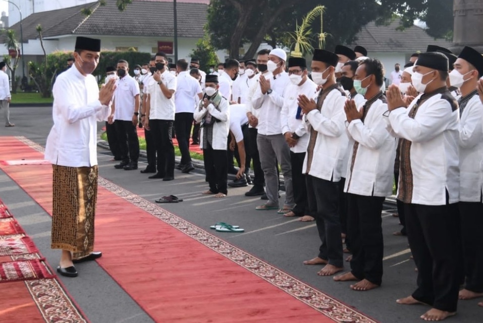 Presiden Jokowi Salat Id di Halaman Istana Yogyakarta