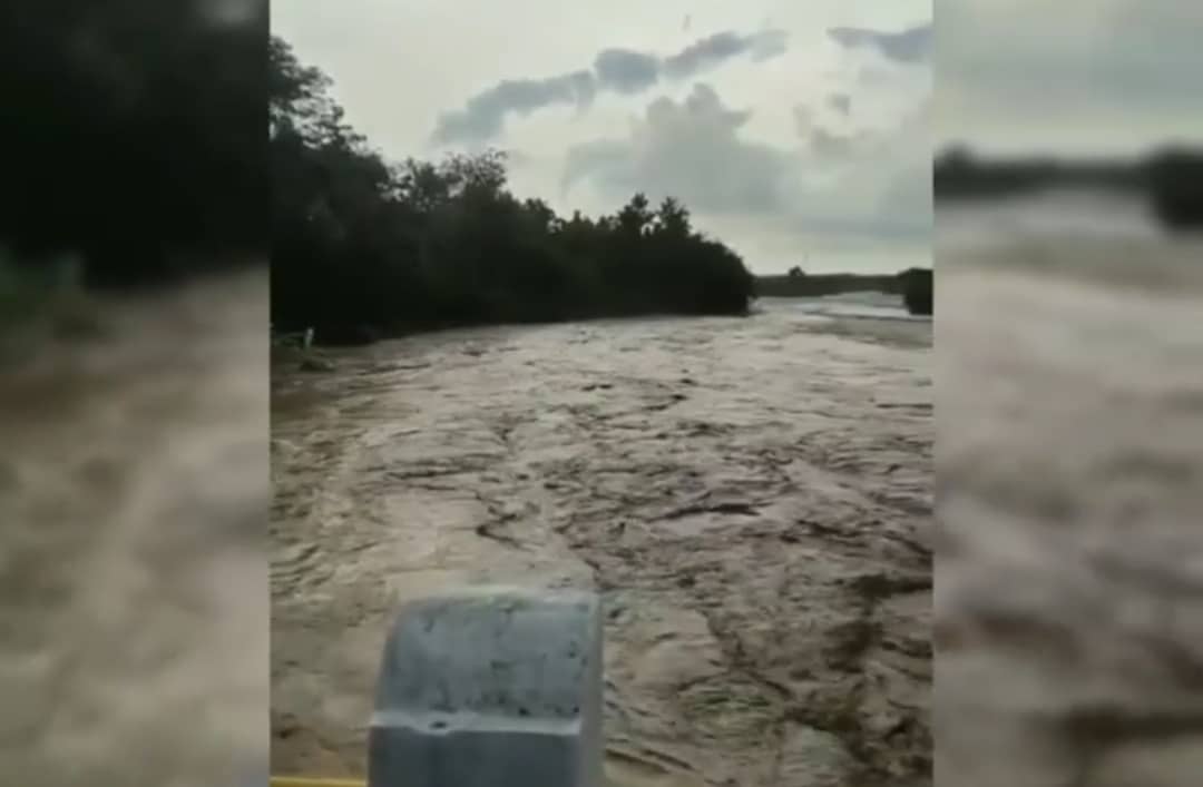 Tanggul Sungai Cijangkelok Dikabarkan Jebol, Puluhan Rumah di Cibingbin Kuningan Terendam