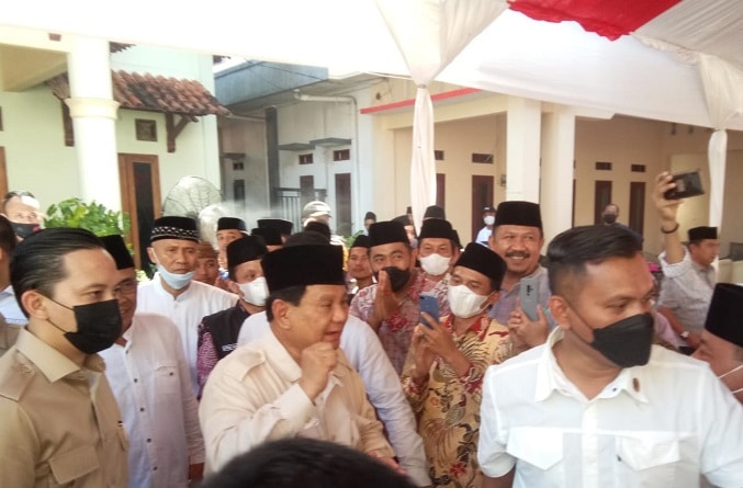 Kunjungan Prabowo ke Cirebon, KH Adib Buntet Pesantren: Beliau Minta Doa