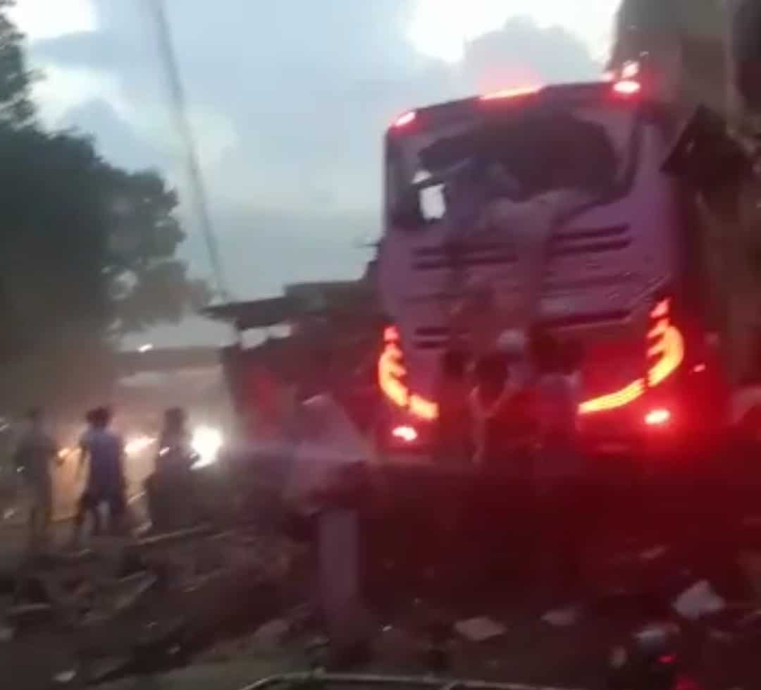 Kecelakaan Maut Terjadi di Tanjakan Panjalu Ciamis, Bus Pariwisata Menabrak Rumah