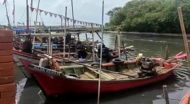 Cuaca Ekstrem, Nelayan Cirebon Tidak Bisa Melaut