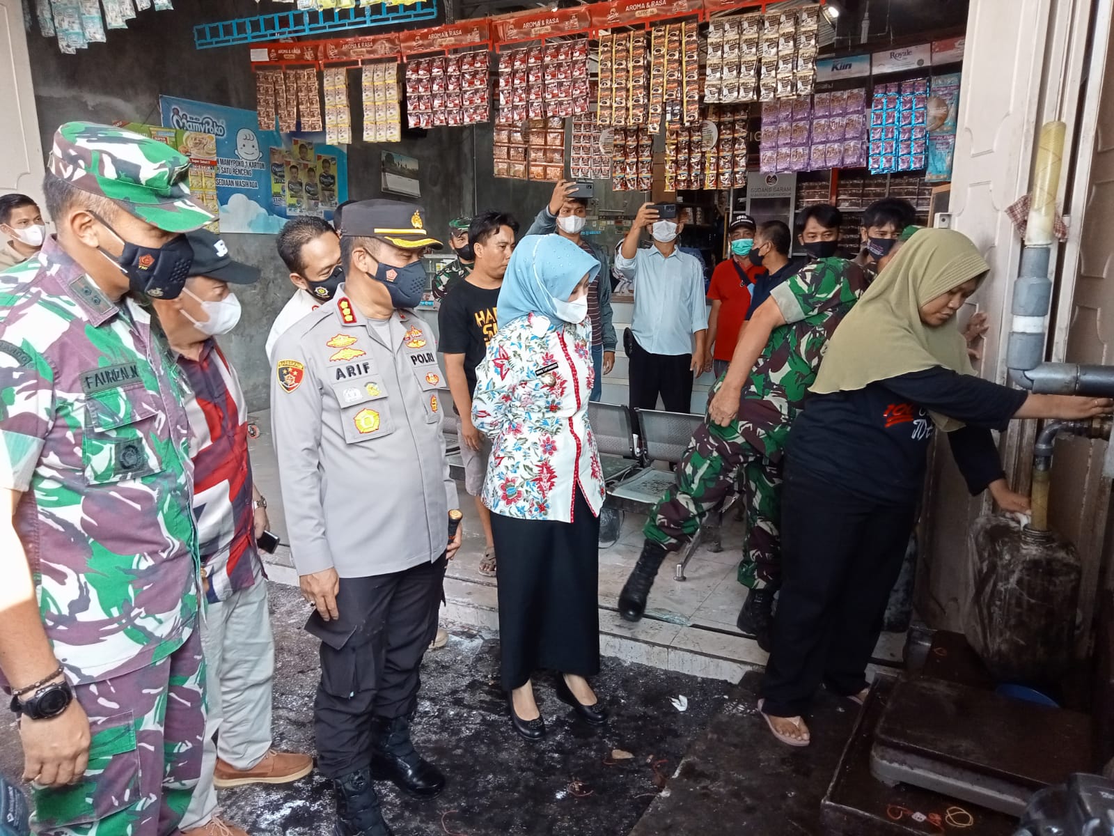 Sidak Minyak Goreng Curah, Kapolresta Cirebon: Cukup Tersedia dan Harganya Sesuai HET