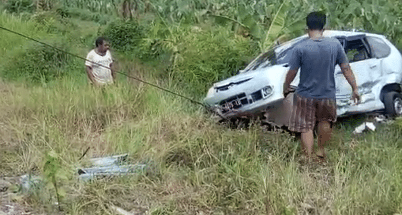 Kecelakaan di Jalan Baru Kuningan, Mobil Adu Bagong, Masuk ke Sawah