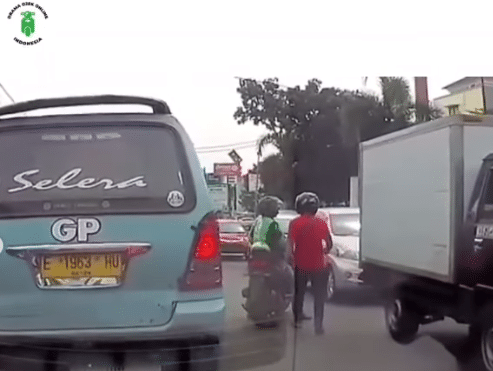 Keributan Warga dengan Driver Ojol di Jl Tuparev Cirebon, Diduga Tak Terima Ditegur