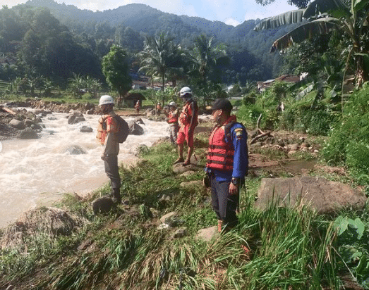Remaja Indramayu Hilang di Sungai Cihonje saat Banjir, Belum Ditemukan