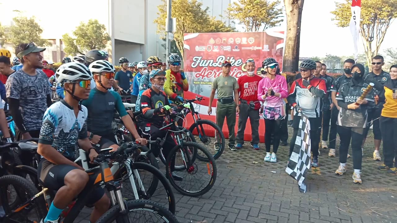 Fun Bike HUT Bhayangkara Polres Cirebon Kota, Dekat dan Bersahabat