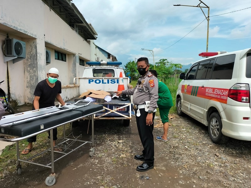 Kecelakaan di Palimanan Cirebon, Serempetan, Pelajar Terlindas Bus