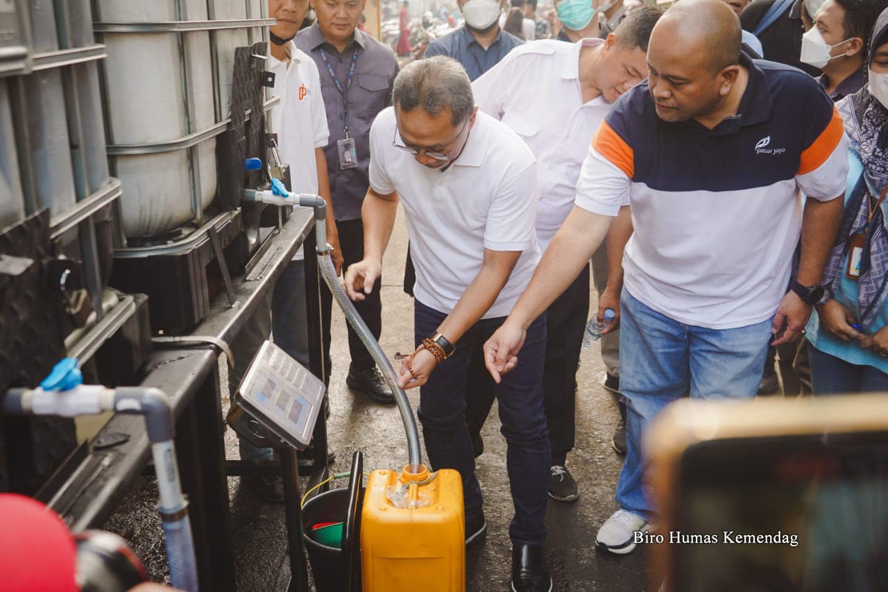 Mendag Zulhas Sambangi Pasar Kramat Jati, Pastikan Program Ini Hadir untuk Masyarakat