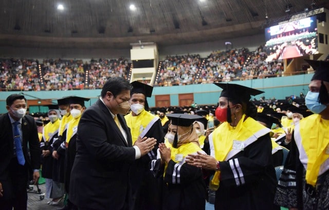 Di Depan Wisudawan Unas, Menko Airlangga Sampaikan Hal Penting