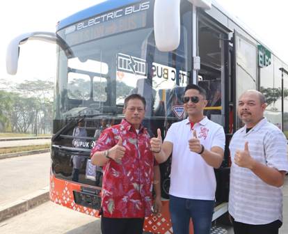 Siap Beroperasi, Bus Listrik Pupuk Kaltim Mejeng di Peresmian BRT Bandung Raya