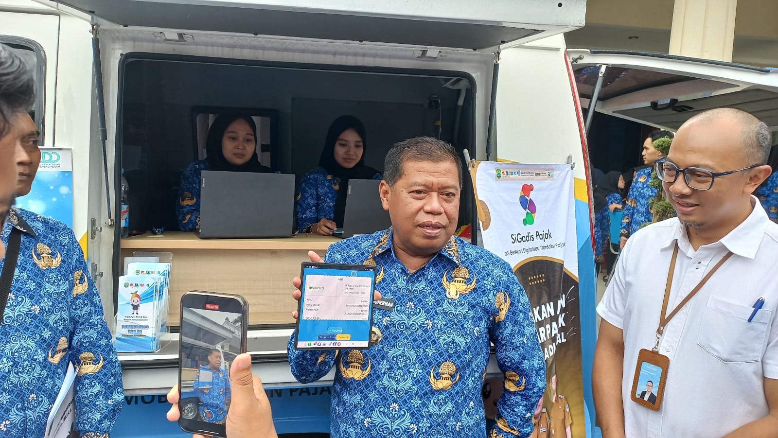 Transformasi Digital Pajak Daerah, Bupati Majalengka Bayar PBB Langsung Secara Online