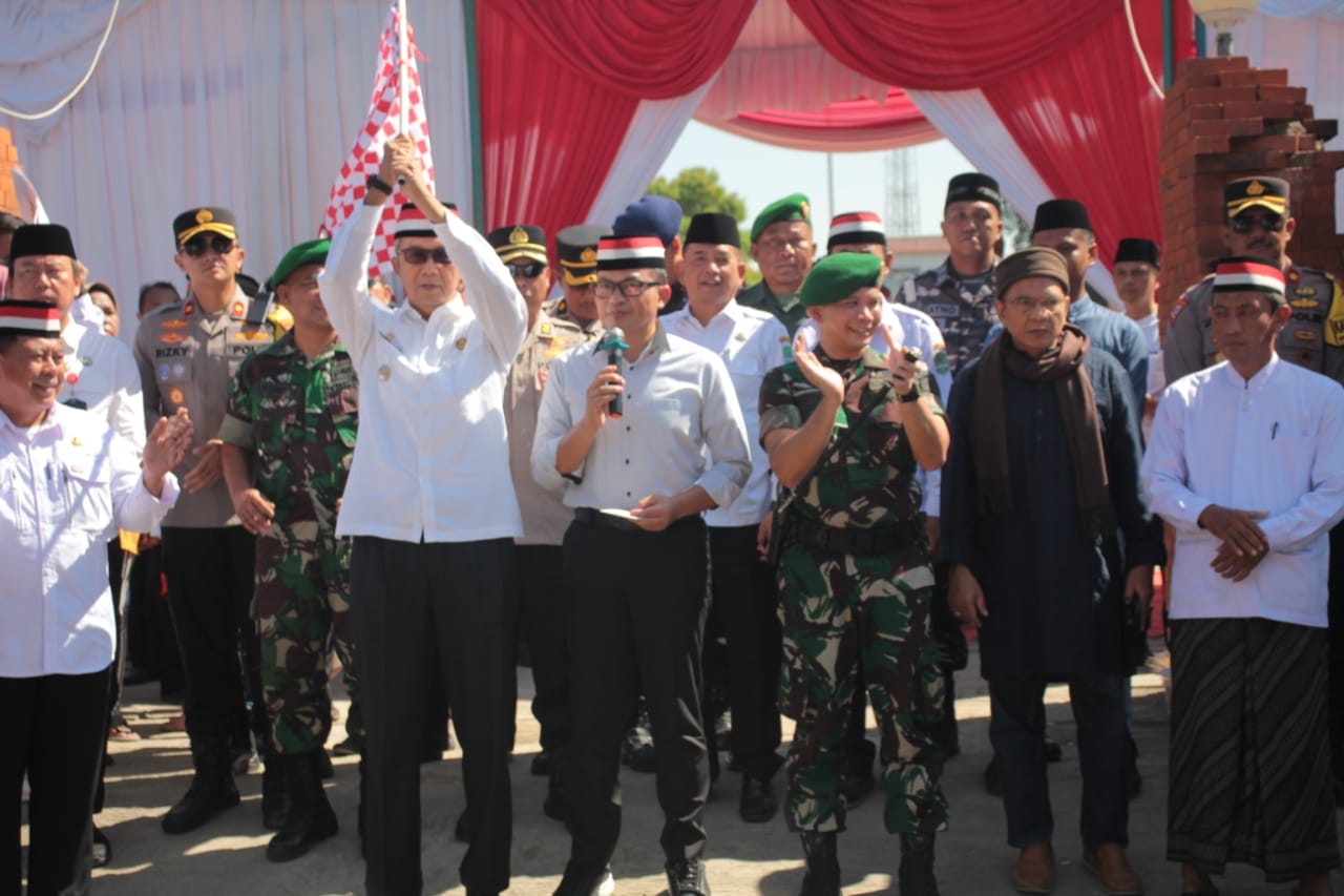 Apel Kebangsaan, Arak Bendera Merah Putih  Sepanjang 1.500 Meter