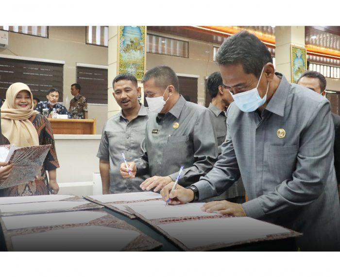 DPRD Kota Cirebon Setujui Raperda Pertanggungjawaban Pelaksanaan APBD 2021