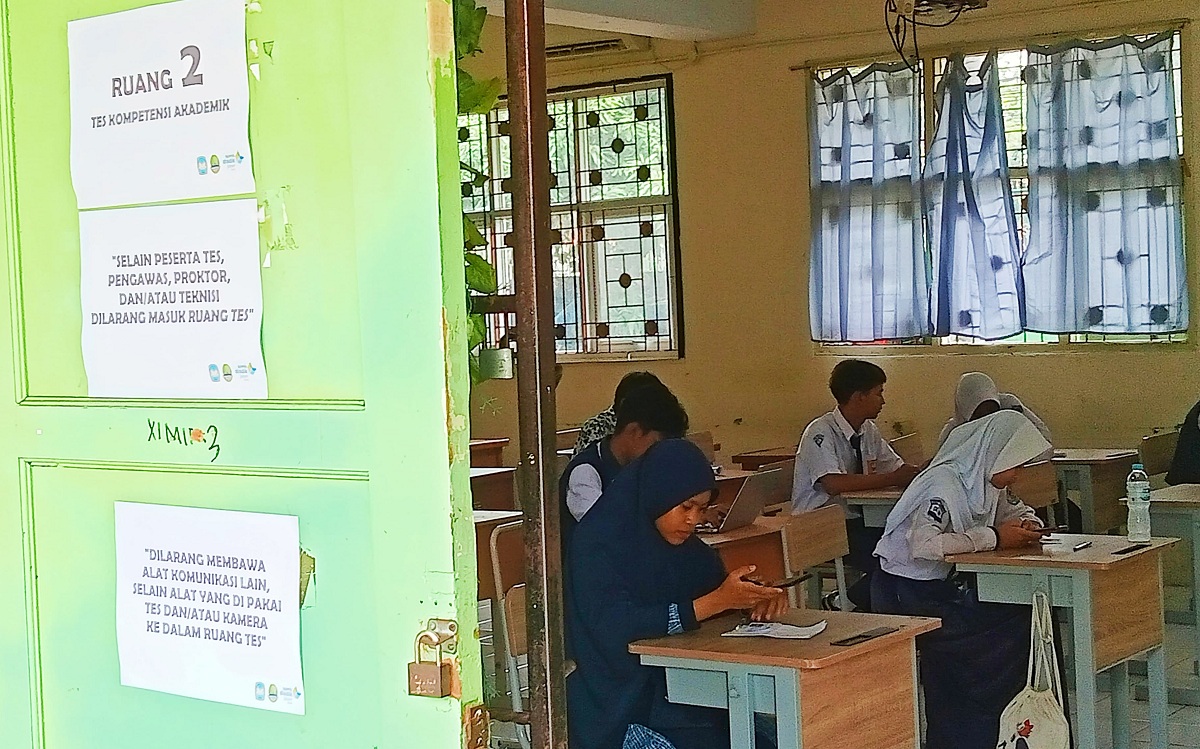 Melihat dari Dekat Uji Kompetensi Akademik SPMB Tahap 2 di SMAN 6 Kota Cirebon