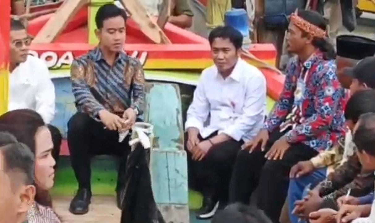 Wapres Gibran Diskusi Langsung dengan Nelayan Saat Mampir di Desa Citemu Cirebon