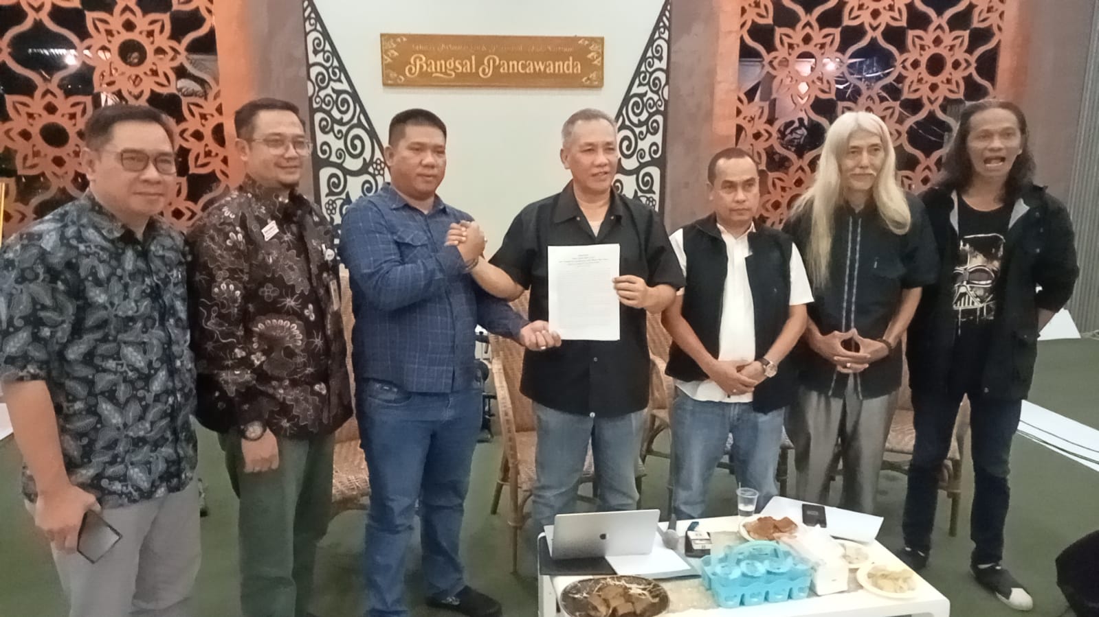 Aliansi MeSTi Tuntas Desak Usut Pembongkaran Rel Kuno Cirebon