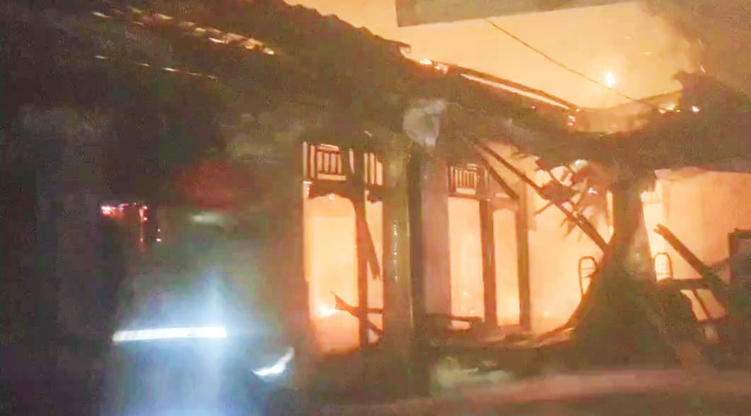 Gara-gara Obat Nyamuk Bakar, Sebuah Rumah di Arjawinangun Ludes Dilalap Api