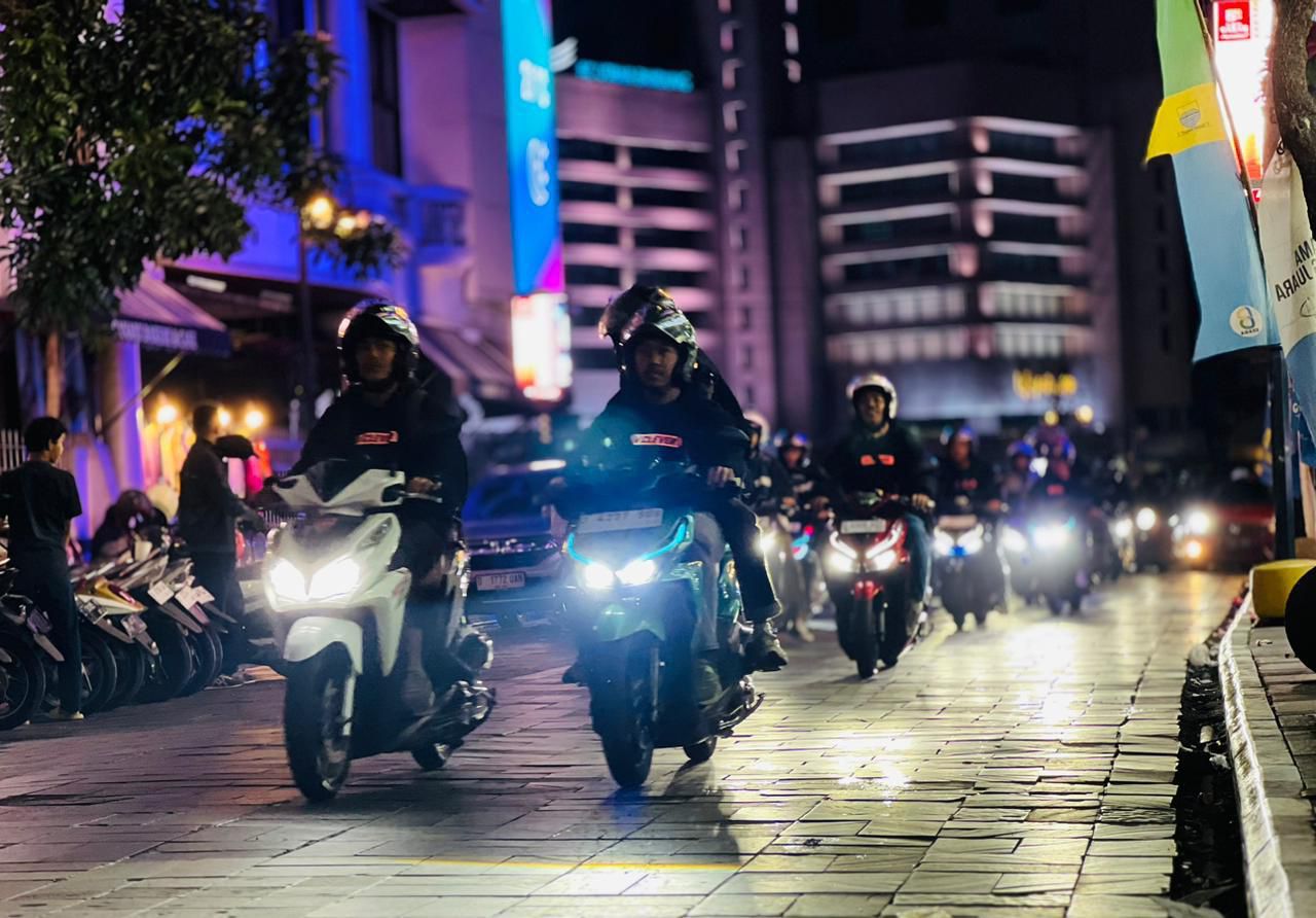 Kolaborasi Apik PT DAM, IMHJB dan Vario Clever Cimahi Warnai Nocturnity Riding di Kota Bandung